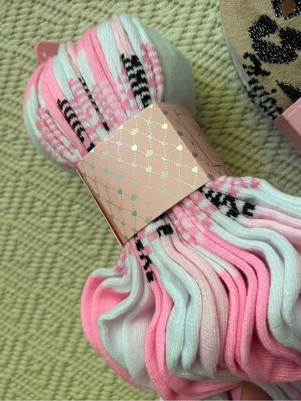 10 pair Juicy Couture Multi-Pack Socks in White, Pink, mint